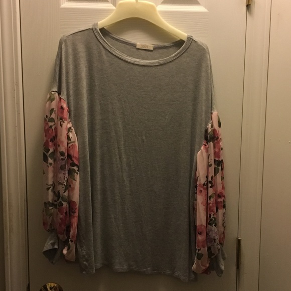 ODDY Brand, 3/4 sleeve Top! So comfy but cute. - Picture 2 of 7